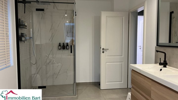 WOHNHAUS MIT SEPARATEM BAUGRUNDSTÜCK IN GRENZNÄHE