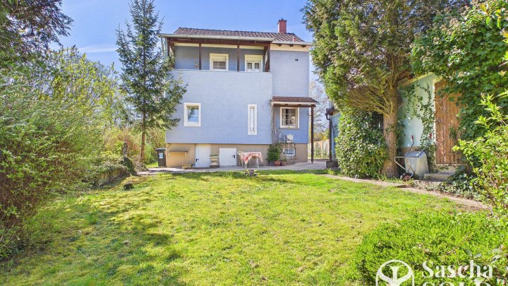 Freistehendes Einfamilienhaus in ruhiger Sackgassenlage auf weitläufigem Grundstück in St. Ingbert