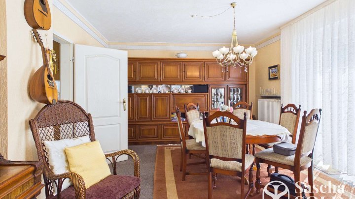 Freistehendes Einfamilienhaus in ruhiger Sackgassenlage auf weitläufigem Grundstück in St. Ingbert