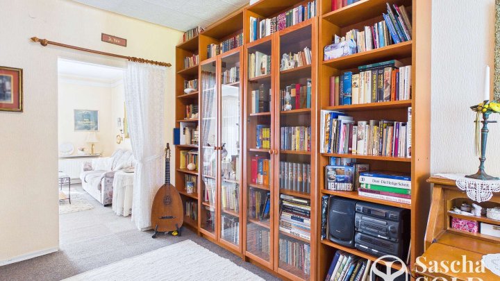 Freistehendes Einfamilienhaus in ruhiger Sackgassenlage auf weitläufigem Grundstück in St. Ingbert