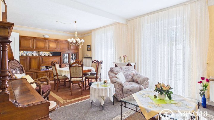 Freistehendes Einfamilienhaus in ruhiger Sackgassenlage auf weitläufigem Grundstück in St. Ingbert