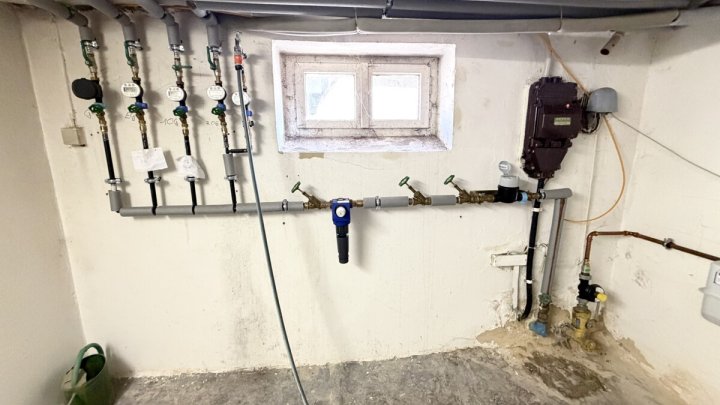 Mehrfamilienhaus mit 4 Wohneinheiten, Garten, Garagen und Stellplätzen