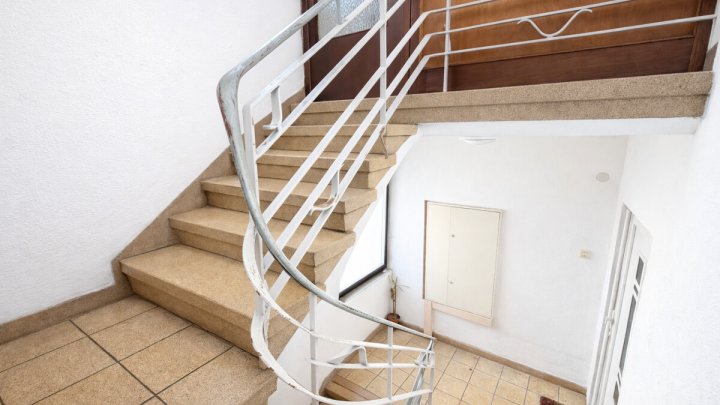 Mehrfamilienhaus mit 4 Wohneinheiten, Garten, Garagen und Stellplätzen