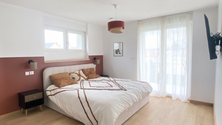 Luxuriös saniertes freistehendes Familiendomizil auf großem Grundstück in Spicheren