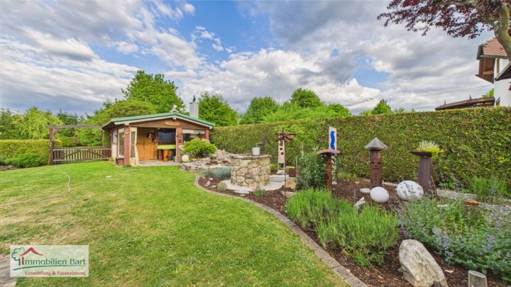 PROVISIONSFREI! GEPFLEGTES WOHNHAUS MIT TOLLEM GARTEN!