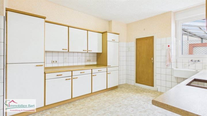 MERZIG: GUTER ZUSTAND! WOHN/- UND GESCHÄFTSHAUS MIT 430 M² WOHN-/ NUTZFLÄCHE