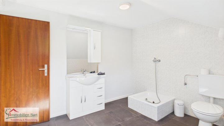 MERZIG: GUTER ZUSTAND! WOHN/- UND GESCHÄFTSHAUS MIT 430 M² WOHN-/ NUTZFLÄCHE