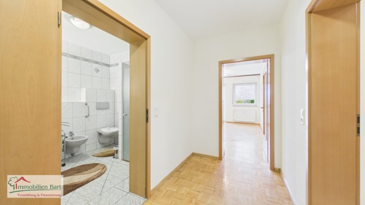 PERL:

ALTERSGERECHTE ERDGESCHOSSWOHNUNG MIT TERRASSE IN DER SENIORENGALERIE MOSELPARK!