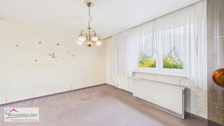 GRENZNÄHE LUXEMBURG:

WOHNHAUS IN ORSCHOLZ MIT 3 SCHLAFZIMMERN UND WINTERGARTEN SOWIE GARTEN