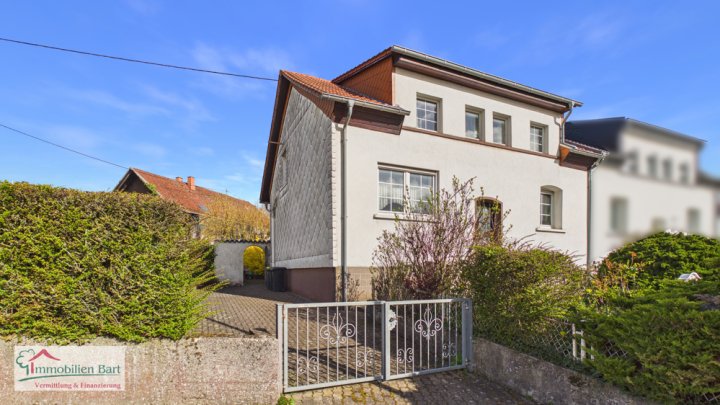 GRENZNÄHE LUXEMBURG:

WOHNHAUS IN ORSCHOLZ MIT 3 SCHLAFZIMMERN UND WINTERGARTEN SOWIE GARTEN