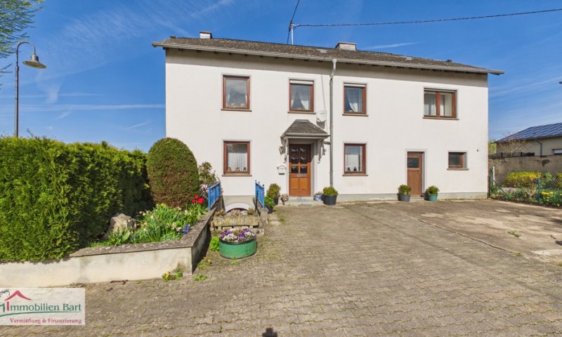 GRENZE L-WORMELDANGE:

IDYLLISCHES LANDLEBEN IM EHEMALIGEN BAUERNHAUS / GARAGEN / SCHEUNE / WERKSTATT