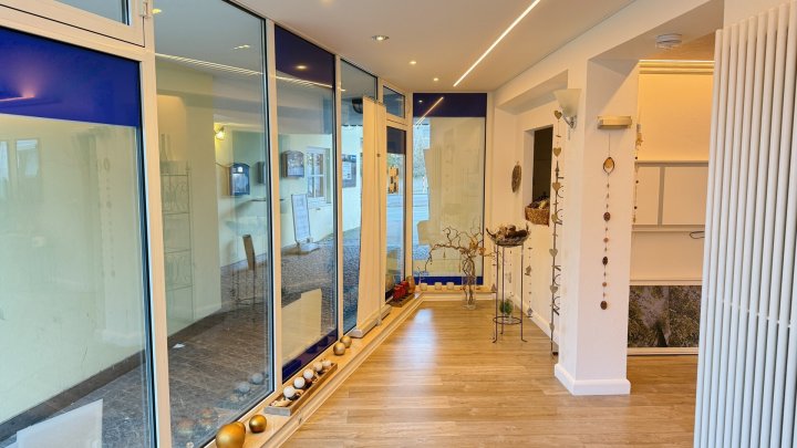 Moderne Gewerbefläche mit Galerie, Wintergarten & Top-Ausstattung im Zentrum von St. Ingbert