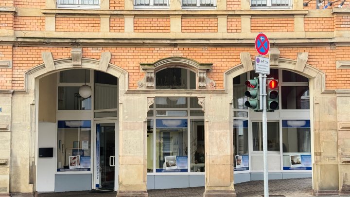 Moderne Gewerbefläche mit Galerie, Wintergarten & Top-Ausstattung im Zentrum von St. Ingbert