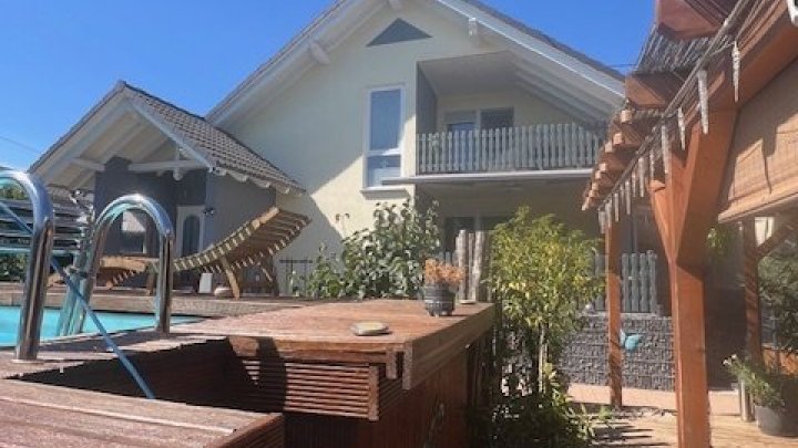 Elegantes Familienhaus mit Pool und erstklassiger Ausstattung in Perl-Borg zu verkaufen