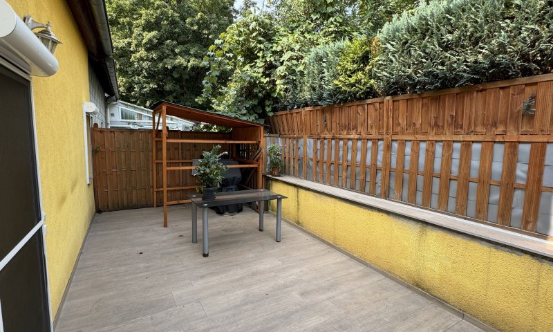 Als Kapitalanlage oder Eigenbedarf kleines Reihenhaus zentral gelegen mit Terrasse ohne Wiesenfläche