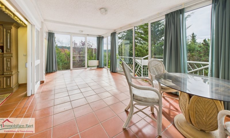 GEMEINDE LOSHEIM: GROßZÜGIGES GENERATIONSHAUS IN TOP LAGE