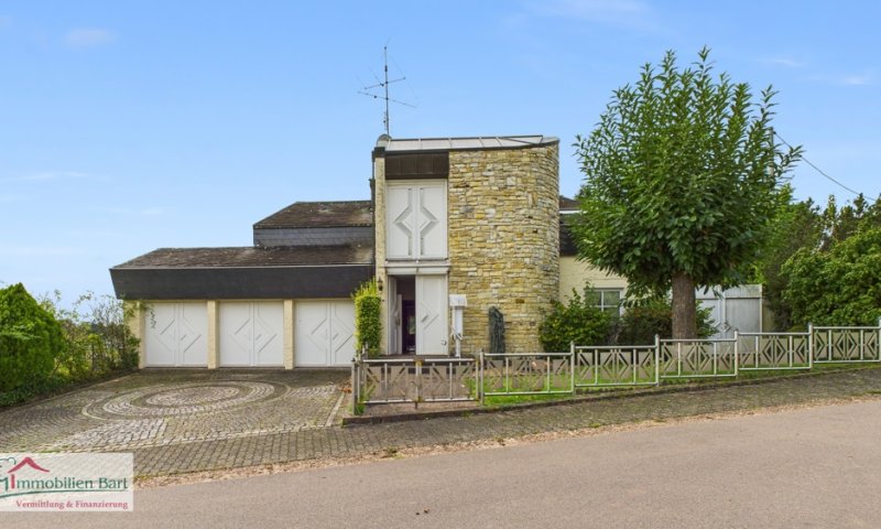 WOHNHAUS MIT 458 M² WOHNFLÄCHE IN LOSHEIM-HAUSBACH