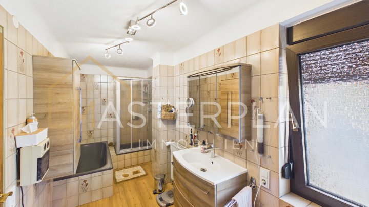 Vielseitig nutzbares Reihenendhaus mit großzügigem Platzangebot