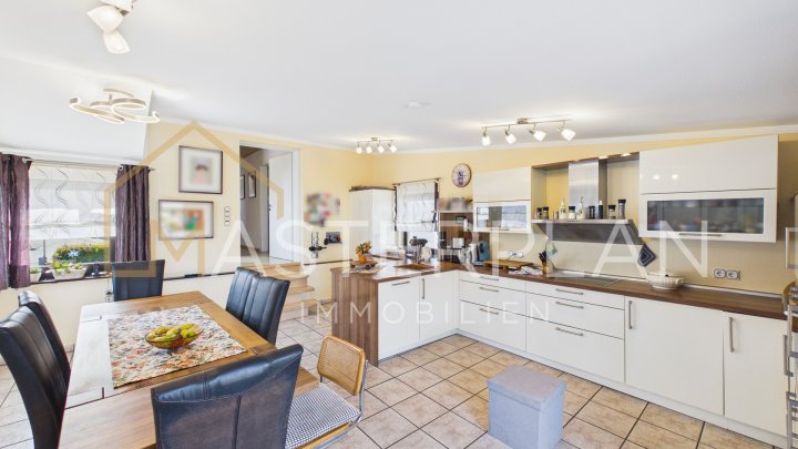 Vielseitig nutzbares Reihenendhaus mit großzügigem Platzangebot