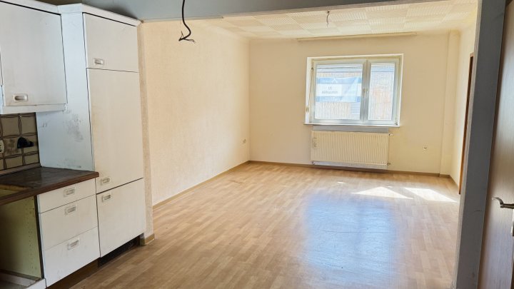 Renovierungsbedürftiges Reihenendhaus mit Potential in zentraler Lage von Dillingen-Diefflen