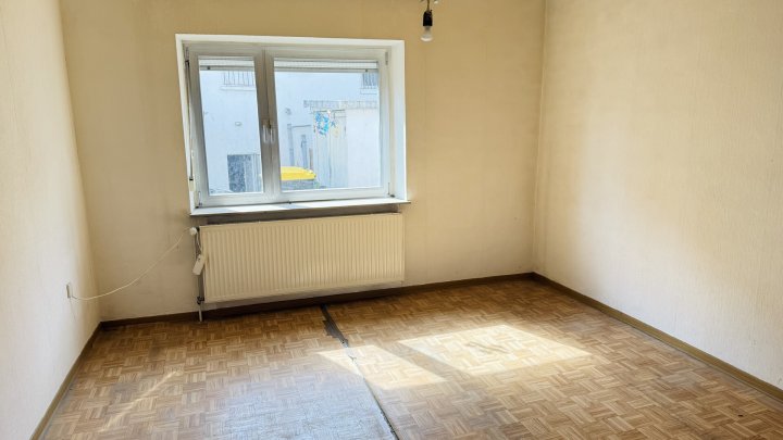 Renovierungsbedürftiges Reihenendhaus mit Potential in zentraler Lage von Dillingen-Diefflen