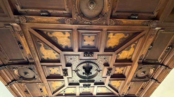 HISTORISCHE RÄUME DER VILLA SCHWINN – Gewerbefläche im EG in 66482 Zweibrücken sucht Liebhaber