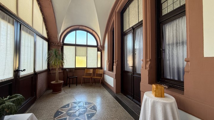 HISTORISCHE RÄUME DER VILLA SCHWINN – Gewerbefläche im EG in 66482 Zweibrücken sucht Liebhaber