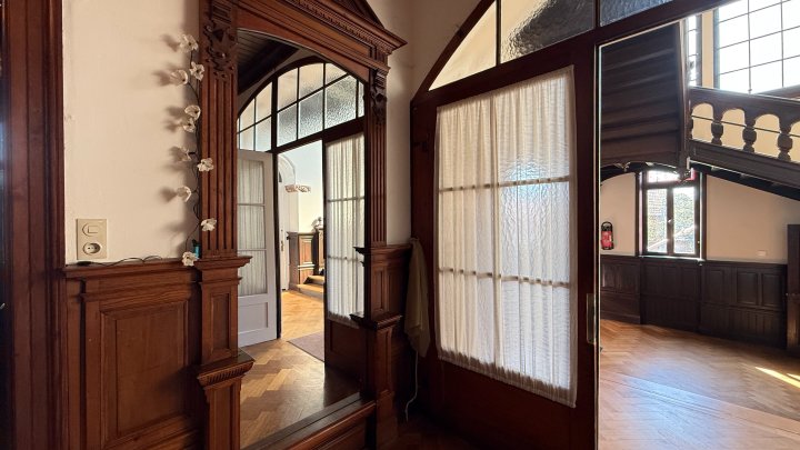 HISTORISCHE RÄUME DER VILLA SCHWINN – Gewerbefläche im EG in 66482 Zweibrücken sucht Liebhaber