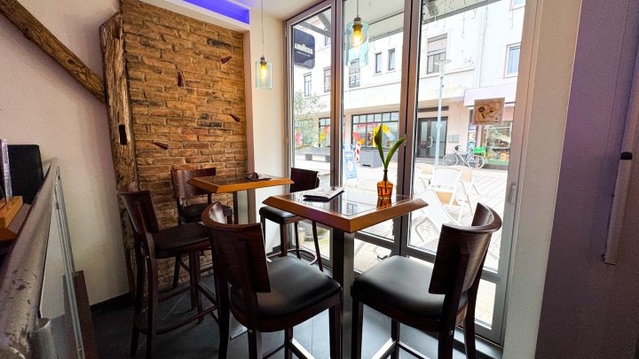 NEUER PÄCHTER GESUCHT - Café/Bistro & Eisdiele in der Fußgängerzone von Zweibrücken