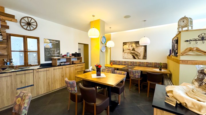 NEUER PÄCHTER GESUCHT - Café/Bistro & Eisdiele in der Fußgängerzone von Zweibrücken