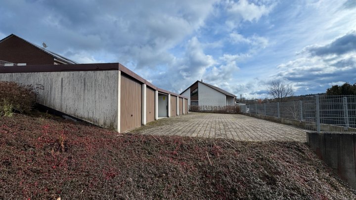 GARAGENHOF - 6 Garagen auf einem eigenem Baugrundstück in Zweibrücken-Niederauerbach