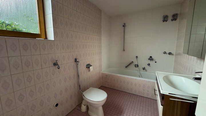 FERNBLICK - Freist. Einfamilienhaus mit ELW und Garage in Zweibrücken-Niederauerbach