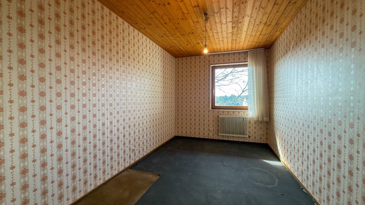 TOP-LAGE - Attraktives Einfamilienhaus mit ELW und Garten in Bestlage von Zweibrücken- Ernstweiler