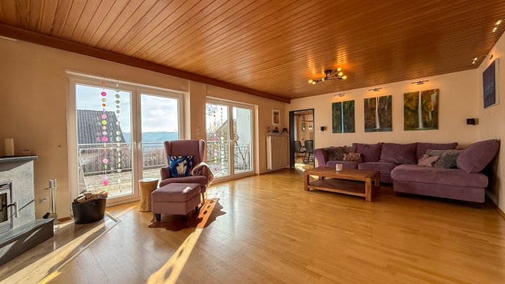 WOHNTRAUM - Hochwertig modernisiertes EFH mit Garten in bester Lage von Zweibrücken- Niederauerbach