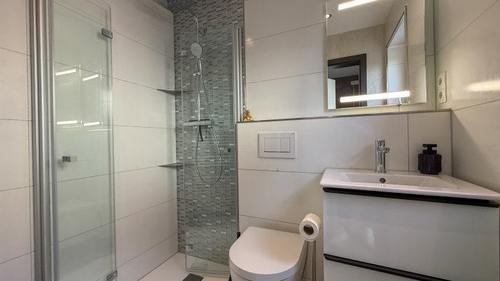 WOHNTRAUM - Hochwertig modernisiertes EFH mit Garten in bester Lage von Zweibrücken- Niederauerbach