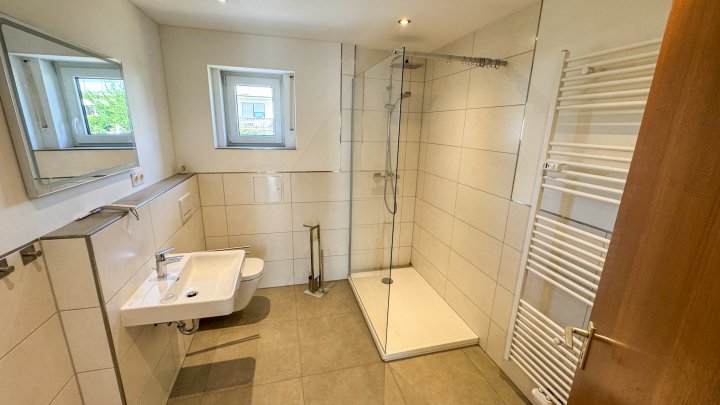 DIREKT BEZUGSBEREIT - Freist. Zweifamilienhaus mit Garage/Garten in Zweibrücken-Niederauerbach
