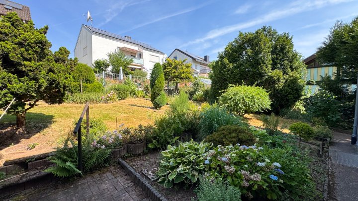 DIREKT BEZUGSBEREIT - Freist. Zweifamilienhaus mit Garage/Garten in Zweibrücken-Niederauerbach