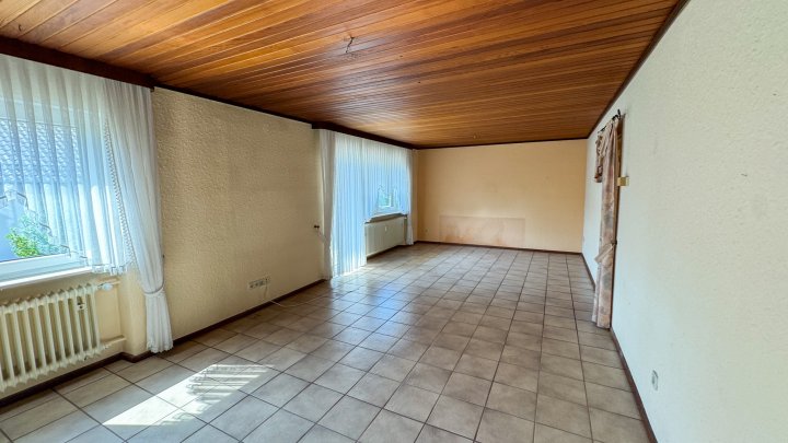 DIREKT BEZUGSBEREIT - Freist. Zweifamilienhaus mit Garage/Garten in Zweibrücken-Niederauerbach