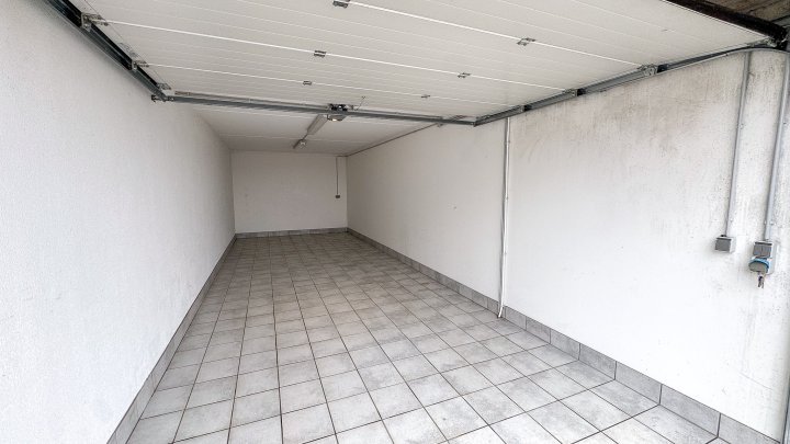 IM NEUBAUGEBIET - Freist. 2-Fam. Haus mit 2 Garagen in bester Lage von 66497 Contwig