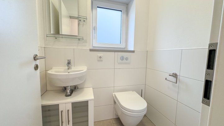 IM NEUBAUGEBIET - Freist. 2-Fam. Haus mit 2 Garagen in bester Lage von 66497 Contwig