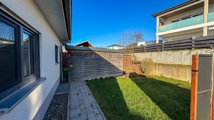 IM NEUBAUGEBIET - Freist. 2-Fam. Haus mit 2 Garagen in bester Lage von 66497 Contwig