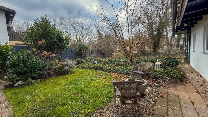 KLOSTERSTADT HORNBACH- Einfamilienhaus mit zusätzlich 2 Ferienwohnungen, Grundstück und Carport
