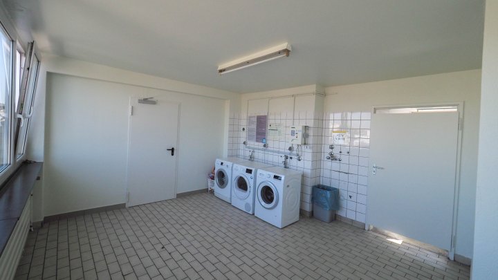 Schönes 1. Zimmer Apartment SB Innenstadt mit großzügiger Belichtung/Aufzug