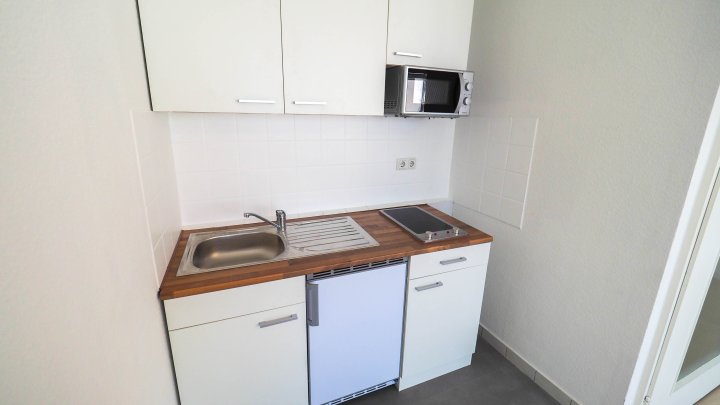 Schönes 1. Zimmer Apartment SB Innenstadt mit großzügiger Belichtung/Aufzug