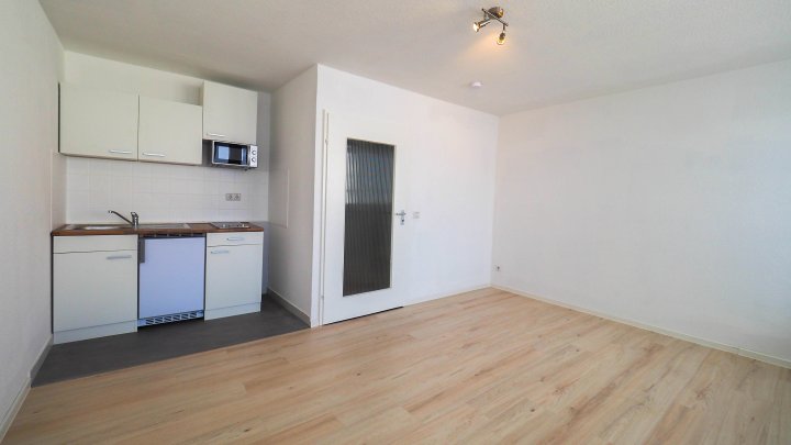 Schönes 1. Zimmer Apartment SB Innenstadt mit großzügiger Belichtung/Aufzug