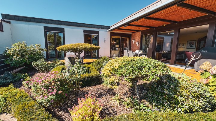 WOHNIDYLLE - Traumhaftes Einfamilienhaus mit ELW und Garage in bester Stadtlage von Zweibrücken