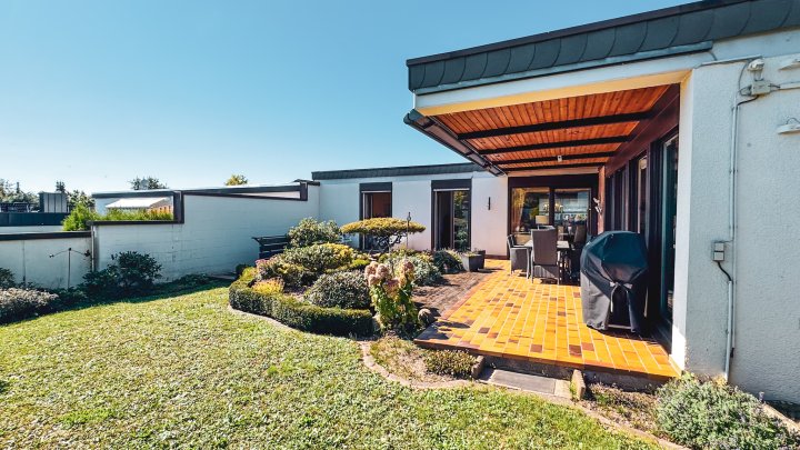 WOHNIDYLLE - Traumhaftes Einfamilienhaus mit ELW und Garage in bester Stadtlage von Zweibrücken