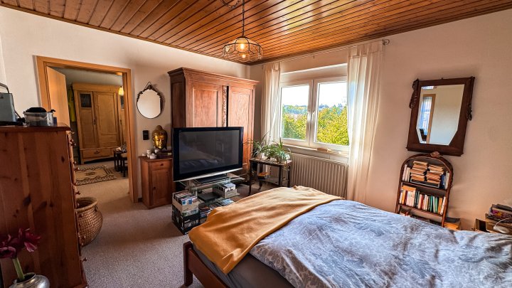 GRÜNOASE - Doppelhaushälfte mit Garage/Balkone und großem Garten in Zweibrücken-Mörsbach