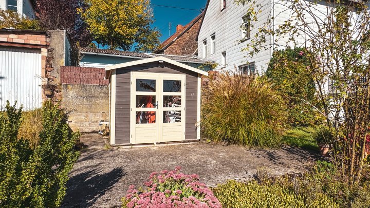 GRÜNOASE - Doppelhaushälfte mit Garage/Balkone und großem Garten in Zweibrücken-Mörsbach