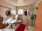 Badezimmer mit Dusche